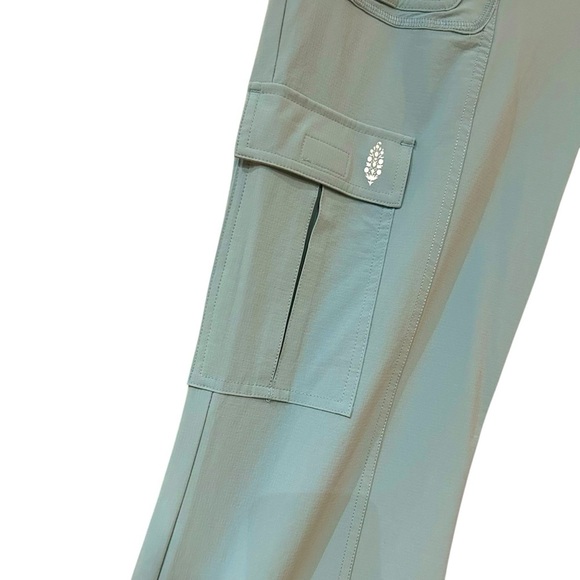 FP Movement Cascade Flare Pants Sz M Cargo Blue Stretch Mid Rise Athletic Pants - Picture 4 of 9